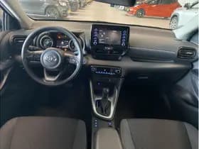 Toyota Yaris 1.5 Hybrid Dynamic thumbnail 12