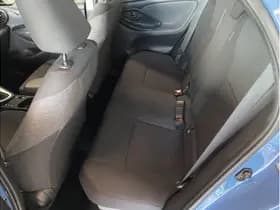 Toyota Yaris 1.5 Hybrid Dynamic thumbnail 13