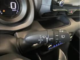Toyota Yaris 1.5 Hybrid Dynamic thumbnail 25