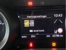 Toyota Yaris 1.5 Hybrid Dynamic thumbnail 28