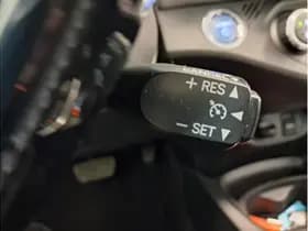 Toyota Yaris 1.5 Hybrid Dynamic thumbnail 26