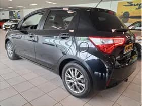 Toyota Yaris 1.5 Hybrid Dynamic thumbnail 4