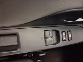 Toyota Yaris 1.5 Hybrid Dynamic thumbnail 33