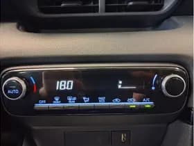 Toyota Yaris 1.5 Hybrid Dynamic thumbnail 23