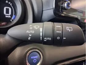 Toyota Yaris 1.5 Hybrid Dynamic thumbnail 24