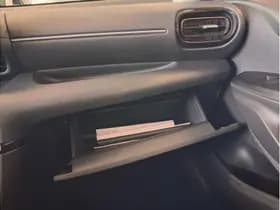 Toyota Yaris 1.5 Hybrid Dynamic thumbnail 29