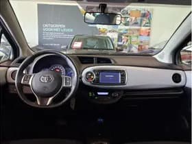 Toyota Yaris thumbnail 12