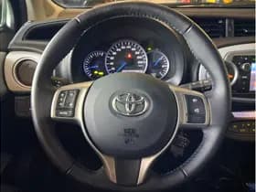 Toyota Yaris thumbnail 16