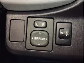 Toyota Yaris thumbnail 26