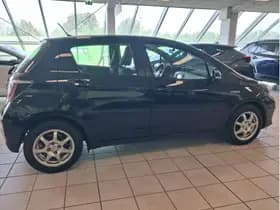 Toyota Yaris thumbnail 9