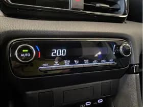 Toyota Yaris 1.5 Hybrid 115 First Edition thumbnail 31