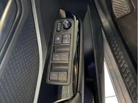 Toyota C-HR 2.0 Hybrid Dynamic thumbnail 27