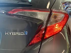 Toyota C-HR 1.8 Hybrid Black Edition thumbnail 8