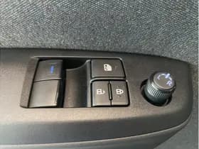 Toyota Yaris 1.5 Hybrid Active thumbnail 13