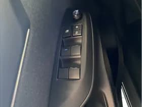 Toyota Yaris Cross 1.5 Hybrid First Edition thumbnail 26