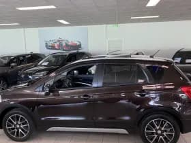 Suzuki S-Cross 1.6 High Executive thumbnail 2