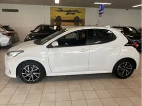 Toyota Yaris 1.5 Hybrid Dynamic thumbnail 2