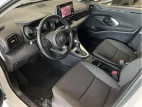 Toyota Yaris 1.5 Hybrid Dynamic thumbnail 11