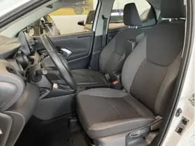 Toyota Yaris 1.5 Hybrid Dynamic thumbnail 12