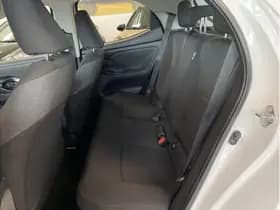 Toyota Yaris 1.5 Hybrid Dynamic thumbnail 13