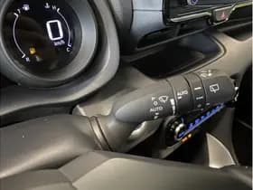 Toyota Yaris 1.5 Hybrid Dynamic thumbnail 19