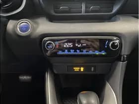 Toyota Yaris 1.5 Hybrid Dynamic thumbnail 28