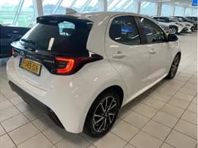 Toyota Yaris 1.5 Hybrid Dynamic thumbnail 5