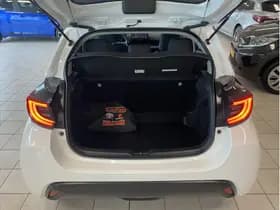 Toyota Yaris 1.5 Hybrid Dynamic thumbnail 6