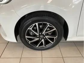 Toyota Yaris 1.5 Hybrid Dynamic thumbnail 10