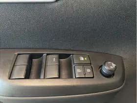 Toyota Yaris Cross 1.5 Hybrid 115 First Edition thumbnail 16