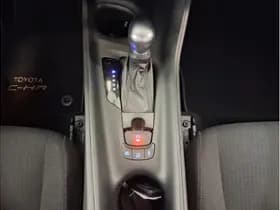 Toyota C-HR thumbnail 30