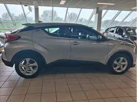 Toyota C-HR thumbnail 7