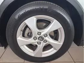 Toyota C-HR thumbnail 10