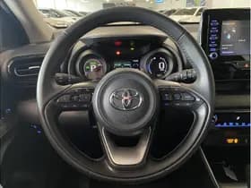 Toyota Yaris 1.5 Hybrid Dynamic thumbnail 12