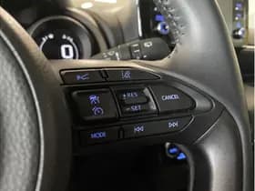 Toyota Yaris 1.5 Hybrid Dynamic thumbnail 14