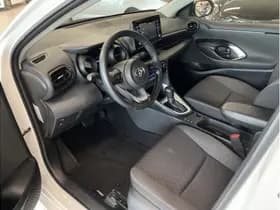 Toyota Yaris 1.5 Hybrid Dynamic thumbnail 10