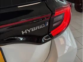 Toyota Yaris 1.5 Hybrid Executive thumbnail 16