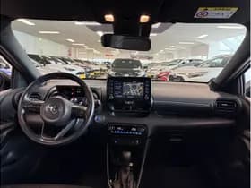 Toyota Yaris 1.5 Hybrid Executive thumbnail 17