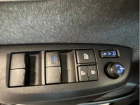 Toyota Yaris 1.5 Hybrid Executive thumbnail 19