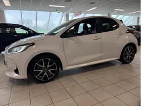 Toyota Yaris 1.5 Hybrid Executive thumbnail 3