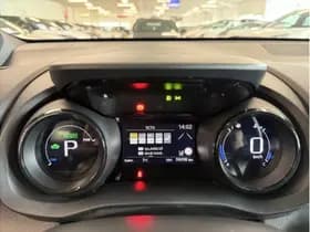 Toyota Yaris 1.5 Hybrid Executive thumbnail 26