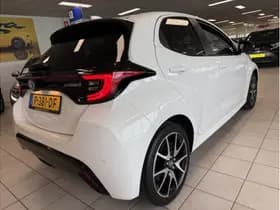 Toyota Yaris 1.5 Hybrid Executive thumbnail 5
