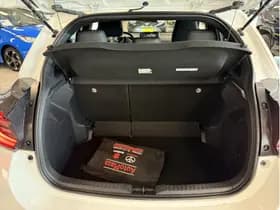 Toyota Yaris 1.5 Hybrid Executive thumbnail 6