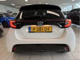 Toyota Yaris 1.5 Hybrid Executive thumbnail 7