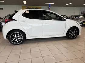 Toyota Yaris 1.5 Hybrid Executive thumbnail 10