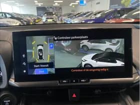 Toyota C-HR 1.8 Hybrid 140 First Edition thumbnail 35