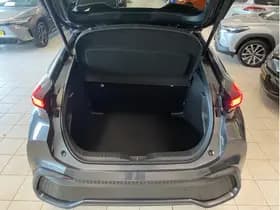 Toyota C-HR 1.8 Hybrid 140 First Edition thumbnail 5
