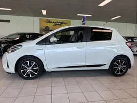 Toyota Yaris 1.5 Hybrid Design Sport thumbnail 3