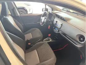Toyota Yaris 1.5 Hybrid Design Sport thumbnail 8