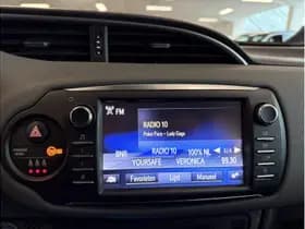 Toyota Yaris 1.5 Hybrid Dynamic thumbnail 16